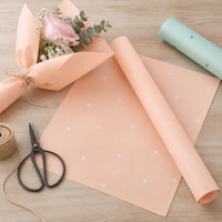 Kertas Pembungkus Bunga Tahan Air 56x56cm, Lembaran Kemasan Buket 70 Mikron, 20 Lembar Per Pak untuk Florist, Hadiah, dan Acara