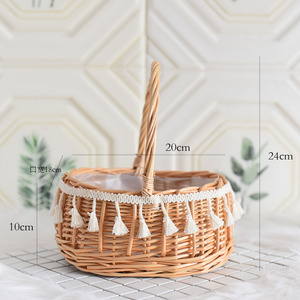 Cesta de princesa con borlas, empaque artesanal, arte floral, cesta de picnic, artesanía de ratán para niña de las flores. - Product Image 2