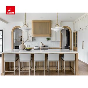 Tendances de la cuisine : armoires de cuisine en bois massif sur mesure de style transitionnel avec portes en verre strié, <span class=keywords><strong>hotte</strong></span> aspirante striée, îlot strié - Product Image 6