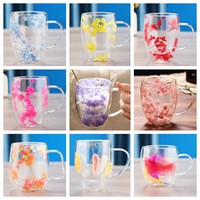 Nieuwe design hoogwaardige dubbelwandige glazen mok met gedroogde bloemen 350ml BPA-vrij vaatwasserbestendig voor drinken