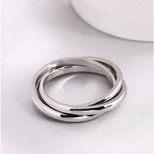 Elegante Anello Minimalista Avvolgente con Design Geometrico, Gioiello da Donna alla Moda per Uso Quotidiano, Regalo Chic - Product Image 2