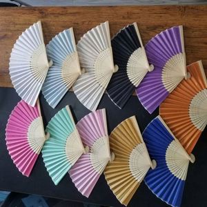 พัดไม้ไผ่พับได้หลากสีราคาถูกแบบจีน พัดกระดาษพับได้แบบกำหนดเองได้ - Product Image 2