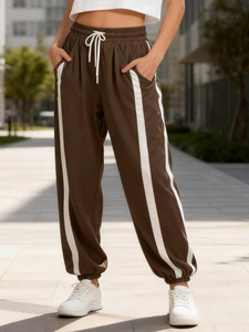 <span class=keywords><strong>Pantaloni</strong></span> Sportivi Casual <span class=keywords><strong>Bianchi</strong></span> <span class=keywords><strong>con</strong></span> Strisce a Contrasto, Vita Elastica e Coulisse, Gamba Larga e Vestibilità Comoda - Product Image 3