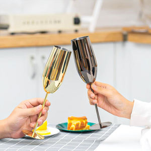 Verre à <span class=keywords><strong>Champagne</strong></span> doré incassable 250ml flûtes à vin <span class=keywords><strong>tulipe</strong></span> tasses en métal de vin mousseux en acier inoxydable pour barre de fête de mariage - Product Image 6