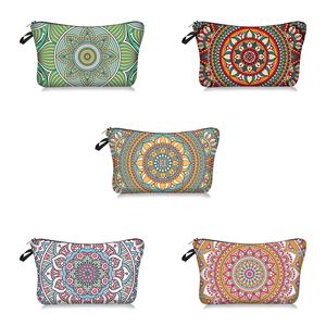 Trousse de maquillage <span class=keywords><strong>Mandala</strong></span> Flowers Trousse de maquillage à motif imprimé personnalisé avec fleurs avec fermeture éclair Sacs à cosmétiques - Product Image 2