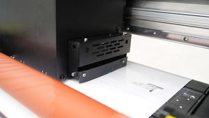 Impresora de Inyección de Tinta UV DTF de Nuevo Diseño con Tinta UV, Laminadora Automática de Rollo a Rollo de Alta Velocidad de 30 cm para Impresión de Etiquetas de Botellas - Product Image 6