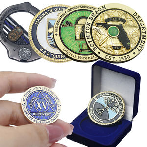 Moneda de desafío de metal esmaltado suave y duro, personalizada, al por mayor del fabricante, con diseño Pickelhaube Cacho De Chicha, en caja de regalo - Product Image 3