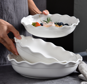 Ensemble de bols en céramique à bord festonné avec logo personnalisé, bols de service empilables à bord ondulé, bols à salade et à pâtes, pour hôtel, restaurant, mariage, fête - Product Image 1