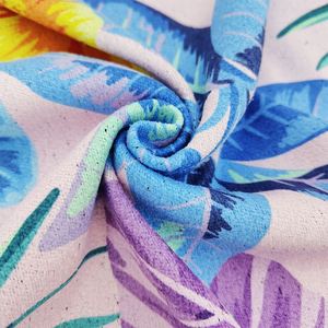 Serviette de plage sans sable en microfibre gaufrée en matériau recyclé avec logo personnalisé par sublimation et sac de voyage - Product Image 2