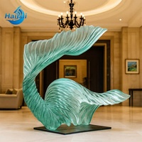 Statue en résine transparente personnalisée par le fabricant avec des formes uniques, sculpture en cristal d'art abstrait, statue décorative de luxe pour hôtel