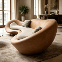 Canapé multi-places ondulé de style mid-century avec structure en fibre de verre imitation bois et revêtement en cuir-tissu beige pour salon moderne