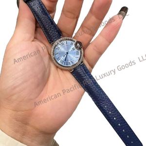 Montre de couple avec logo, mouvement à quartz de luxe, boîtier rond en acier, montre de charme de marque pour homme et femme - Product Image 4