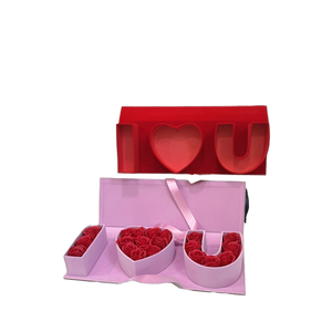 Caja de Regalo Rígida de Terciopelo de Alta Gama para el Día de San Valentín con la Frase 'Te Amo', Decorada con Letras, Flores y Cinta con Estampado en Frío - Product Image 4
