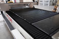 Machine de découpe laser à fibre CNC 3000W pour le traitement des tubes, des plaques, de l'acier inoxydable, de l'acier au carbone et de l'aluminium