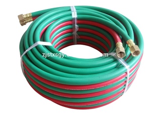 Tuyau d'oxygène et tuyau d'acétylène en caoutchouc durable et <span class=keywords><strong>flexible</strong></span> 8MM 20BAR/300PSI pour les applications de soudage et de découpe au gaz - Product Image 2