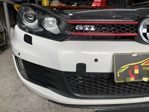 Spoiler de <span class=keywords><strong>pare</strong></span>-chocs <span class=keywords><strong>avant</strong></span> pour VW <span class=keywords><strong>Golf</strong></span> MK6 GTI R, noir brillant, fibre de carbone, matériau ABS, fixation par boulons, inclus, 2010-2013 - Product Image 3