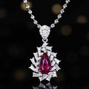 Colgante de rubí natural de Mozambique de 1.02 ct, sin calentar, color sangre de paloma, conjunto de joyería de oro macizo de 18 quilates con 36 diamantes auténticos sudafricanos - Product Image 1