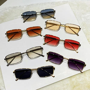 2026年ヴィンテージスクエアティンテッド高品質カラフルサングラスゴールドシルバースモールフレームサングラスメタルアイウェア - Product Image 6