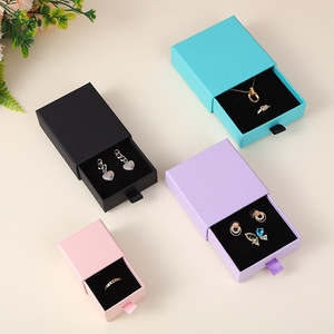 กล่องใส่เครื่องประดับขอบทองแบบแกะสลัก A1 พร้อมหูหิ้วริบบิ้นแบบด้าน กล่องเก็บแหวนและสร้อยคอแบบสั่งทำพิเศษ - Product Image 4