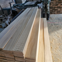 Prix de gros d'usine Planche et latte Revêtement vertical Bandes légères en bois Latte en bois