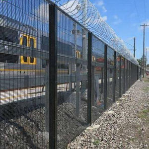 Valla de Seguridad Antiescalada Sudafricana Prime Way WL9 de 8 pies, Estructura de Malla de Acero Galvanizado con Recubrimiento en Polvo, Fácil Instalación - Product Image 3