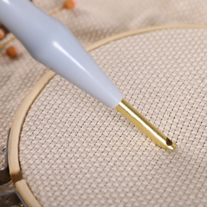 Poinçon <span class=keywords><strong>Aiguille</strong></span> En Plastique Artisanat <span class=keywords><strong>Magique</strong></span> Broderie Stylo Poinçon <span class=keywords><strong>Aiguille</strong></span> Réglable Broderie Stylo <span class=keywords><strong>Couture</strong></span> Broderie Outils - Product Image 4