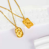 Collier en acier inoxydable plaqué or avec pendentif en forme de fleur, chaîne en O, tulipe et marguerite en relief, forme irrégulière