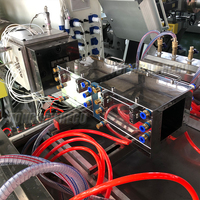 TONGSANHEGU Máquina de fabricación de postes de plástico reciclado para exteriores Plástico en relieve HDPE Madera WPC Cubierta/Extrusora de revestimiento