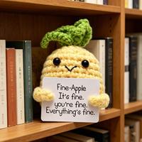 Peluche radis positif en crochet fait main, adorable amigurumi tricoté avec carte encourageante