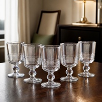 Verre à shot moderne gaufré 60 ml OEM ODM pour bière et brandy, verre de haute qualité avec motif à grain vertical