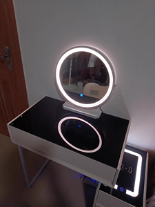 <span class=keywords><strong>Commode</strong></span> de chevet moderne en bois massif avec miroir LED éclairé, chargement sans fil intelligent et écologique pour <span class=keywords><strong>petite</strong></span> chambre - Product Image 5