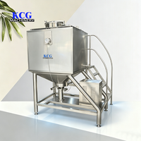 Réservoir d'émulsion carré en acier inoxydable avec échelle et main courante, utilisé pour la transformation alimentaire et chimique