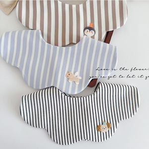 Bavoir pour bébé de style coréen, serviette à salive pour nourrisson, bavoir en coton de classe A avec pétales - Product Image 3