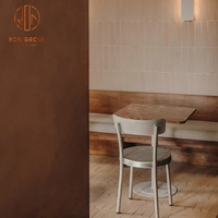 Table à manger en bois massif vieilli texturé naturel avec finition rocheuse ensemble de chaises de table de café pour restaurants