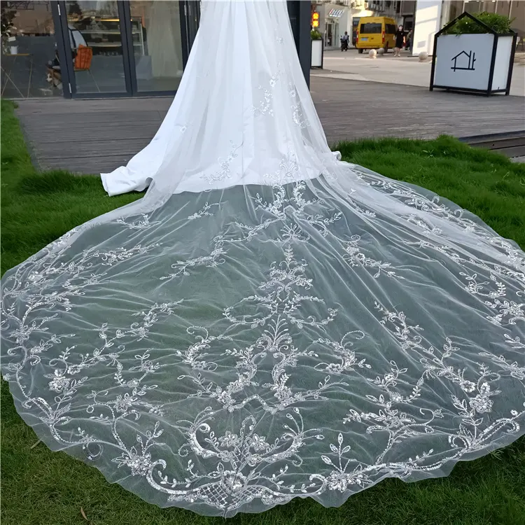 Customized High Quality Elegant tulle lace floral long wedding gown face veil white for bride luxury design