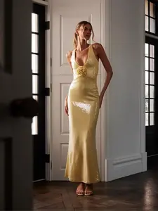 Abito da <span class=keywords><strong>Donna</strong></span> 2024 Nuovo Stile con Schiena Scoperta, Paillettes, Spacco sul Petto, Fiori Tridimensionali, Sexy ed Elegante - Product Image 1