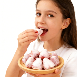 Fraises lyophilisées de haute qualité entièrement recouvertes de chocolat au lait/cacao/matcha, bonbons aux fruits lyophilisés - Product Image 4