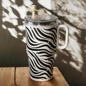 Bouteille d'eau en acier inoxydable avec paille, grande capacité, tasse portable pour enfants, design créatif, 850 ml - Product Image 3