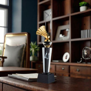 2025 trophée de <span class=keywords><strong>badminton</strong></span> en cristal personnalisé coupe Premium Sport Awards & Souvenirs fabriqués à la main autres métiers en cristal - Product Image 6