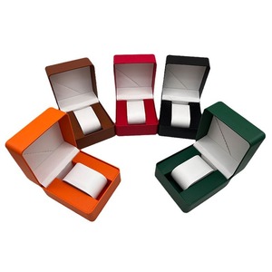 Caja de Reloj de Cuero PU de Lujo con Logotipo Personalizado - Opciones Multicolor, Textura de Grano de Lichi, Diseño de Marco Sólido para Almacenamiento de Relojes - Product Image 1