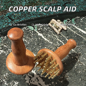 Masajeador de Cabeza Hecho a Mano con Madera de Peral y Cobre, Cepillo de Masaje para el Cuero Cabelludo con Dientes Finos - Product Image 2