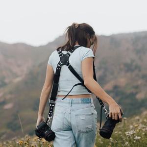 Cinghie Doppie Regolabili in Vera Pelle di Vacchetta di Lusso per Fotocamera, Imbracatura per Escursionismo e Viaggi per Fotografi - Product Image 5