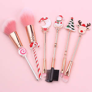 DailyQueen – Lot de <span class=keywords><strong>6</strong></span> pinceaux de maquillage professionnels en poils synthétiques avec manche en plastique doré, motif renne de Noël, pour lèvres, yeux, correcteur et rasage, marque privée - Product Image 1