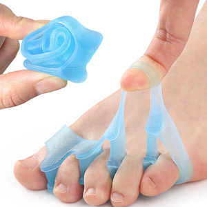 Separador de Dedos de Silicona Suave con 5 Orificios, Corrector Elástico para Alivio de Juanetes, Dedos Superpuestos y Hallux Valgus - Product Image 4