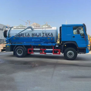 Camion d'aspiration des eaux usées HOWO avec conduite à droite, capacité de 12000 L, équipé d'une pompe à vide pour aspirer les eaux usées - Product Image 2