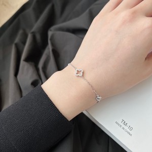 High Quality Luxury Designer <strong>Brand</strong> <strong>Jewelry</strong> Women Flower Bangle <strong>Lucky</strong> Four Leaf Clover Excellent Zircon Bracelet - Product Image 2