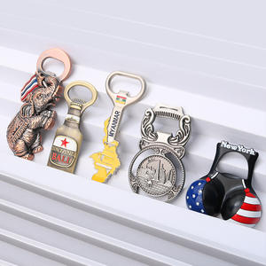 Abridores de Botellas Metálicos Modernos Personalizados al por Mayor con Imán, Duraderos y Portátiles para Fiestas de Cumpleaños y Regalos - Product Image 1