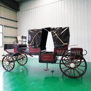 Calèche royale noire et rouge de style vintage à 4 roues pour mariages et visites touristiques - Product Image 6