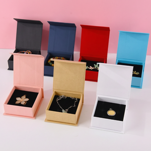 Boîte d'emballage de bijoux en carton écologique à rabat personnalisée avec logo professionnel pour boucles d'oreilles, anneaux, colliers, bracelets - Product Image 2