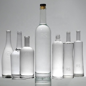 Bouteille en verre personnalisée de différentes tailles (500 ml, 700 ml, 750 ml) pour sauce piquante et huile d'olive extra vierge - Product Image 1